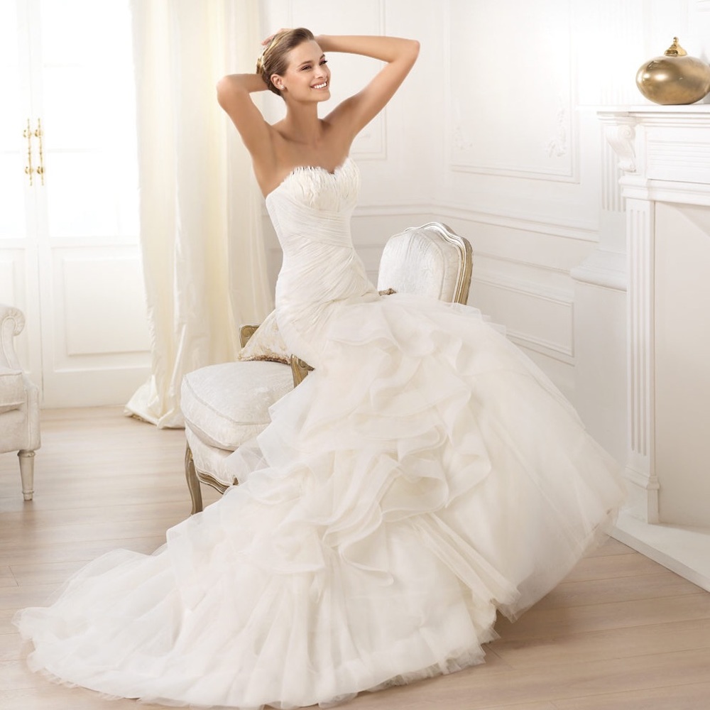 Pronovias Ledurne Wedding Dress